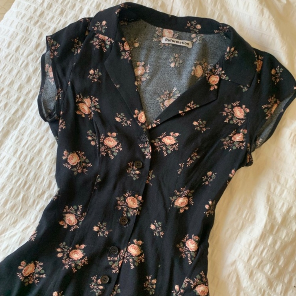 reformation floral mini dress 🌸🌸
